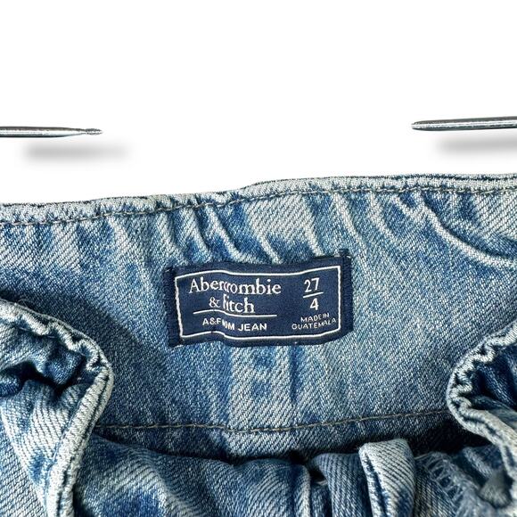 Abercrombie & Fitch Vintage Inspired Ultra High Rise Paperbag Raw Hem Mom Jeans - Picture 6 of 13